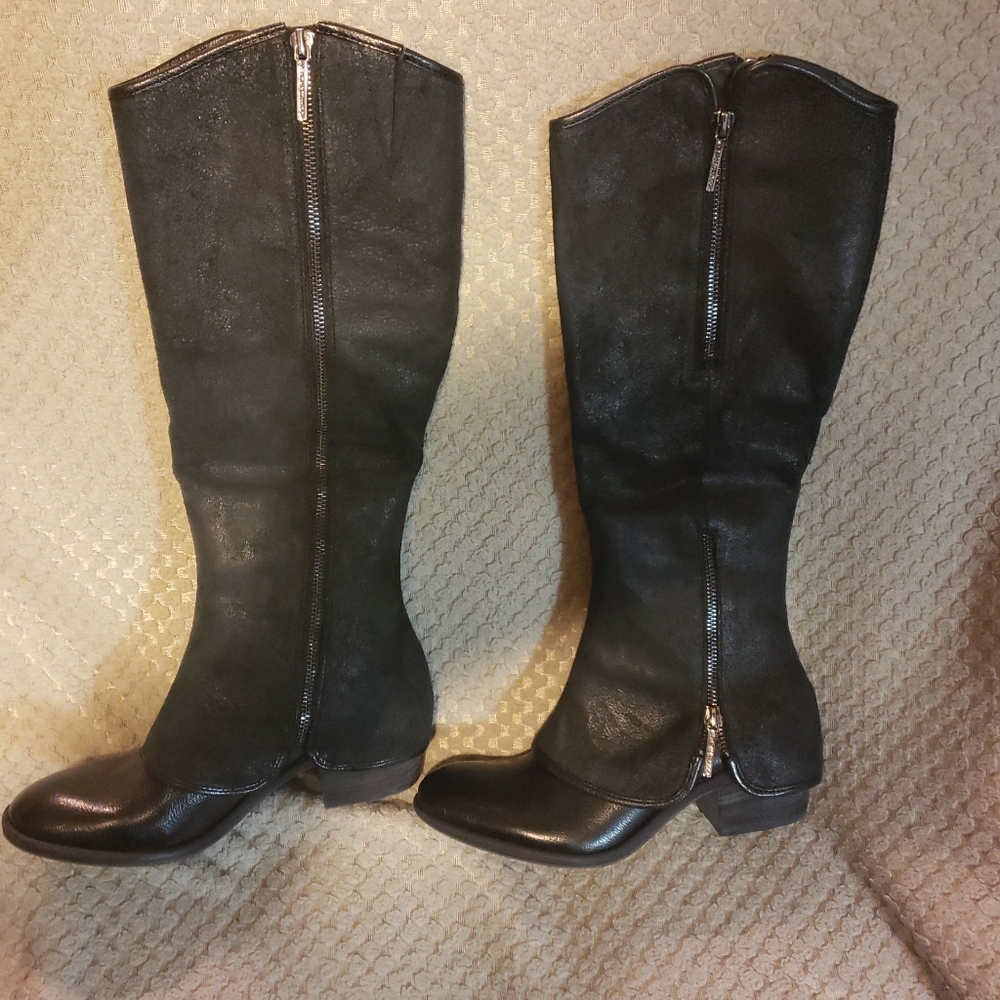 NWOT Donald J Pliner Devi4 Leather Boot Sz 6M MSRP 400